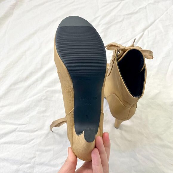 NEW Tan Cream High Heel Buckle Ren Fair Witchy Wench Platform Lace Up Boots 7.5 - Picture 6 of 8